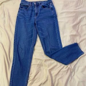 American Eagle Mom Jean